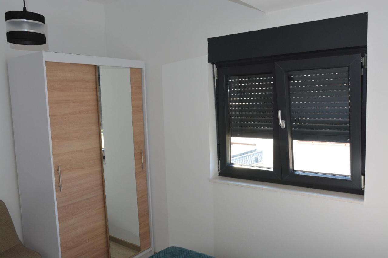 Sole Turanj Exterior foto